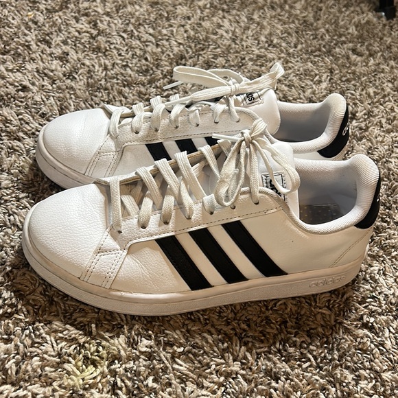 Women’s size 7 Grand Court Addidas shoes black and white - Picture 2 of 7